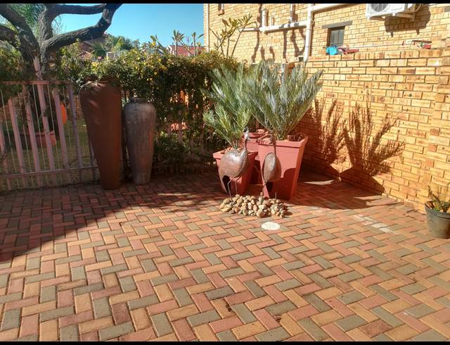 3 BEDROOM HOUSE TO LET IN SAFARI GARDENS